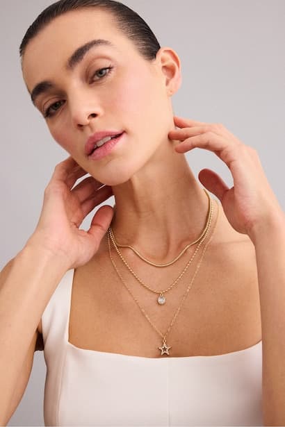 Woman 3 Piece Necklace