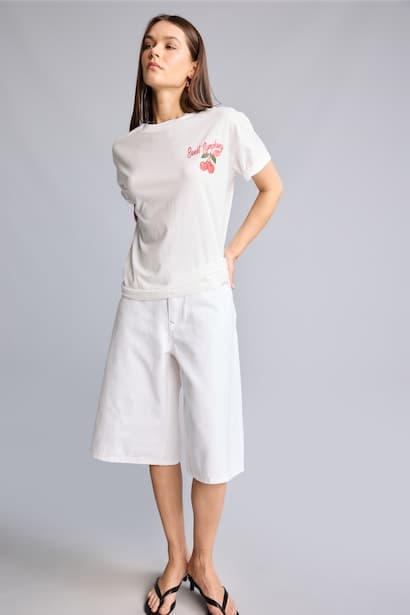 Normal Waist Gabardine White Bermuda Shorts (٣)