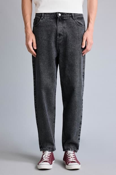 Balloon Fit Mid-Rise Tapered Leg Jeans Denims (٤)