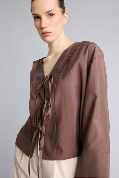 Oversize Fit V-Neck Long Sleeve Blouse (٣)