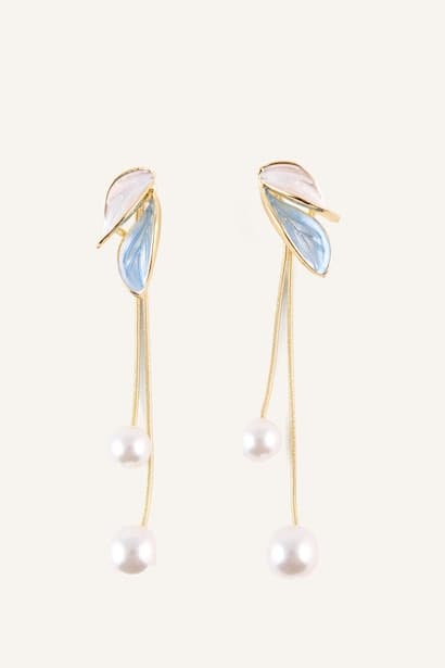 Woman Golden Earrings Jewellery