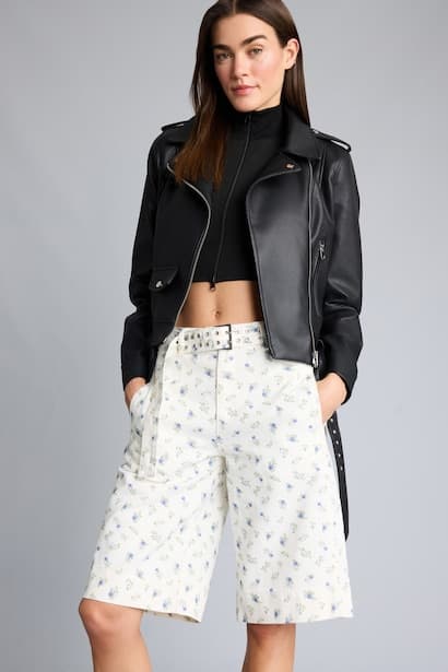 Afra x Defacto Normal Waist Gabardine Bermuda Shorts (3)