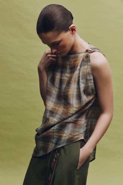 Regular Fit Plaid Sleeveless Blouse