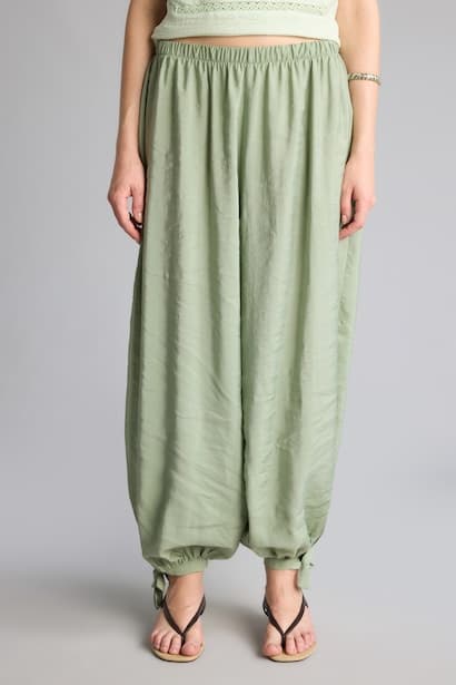 Elastic Band Balloon Fit Trousers (3)