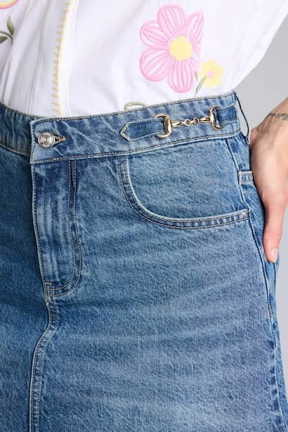 Afra x Defacto Regular Fit Denim Mini Skirt (4)
