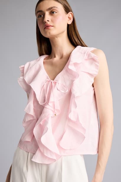 Regular Fit Sleeveless Blouse