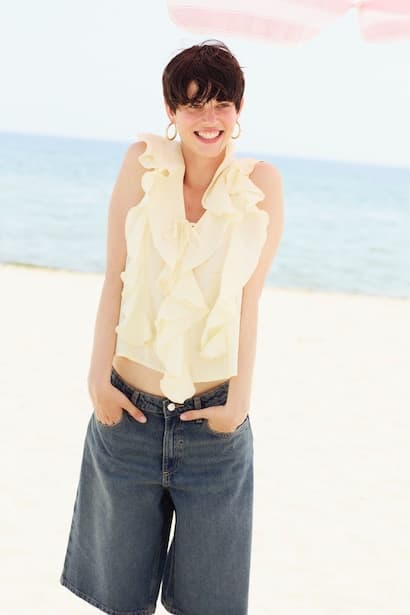 Regular Fit Sleeveless Blouse