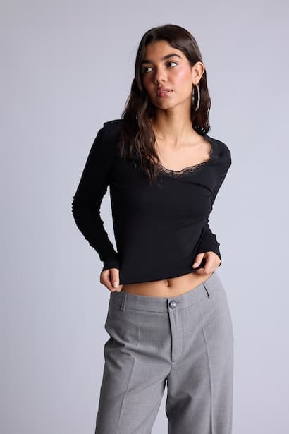 Fitted Fit Long Sleeve Lace Collar T-Shirt