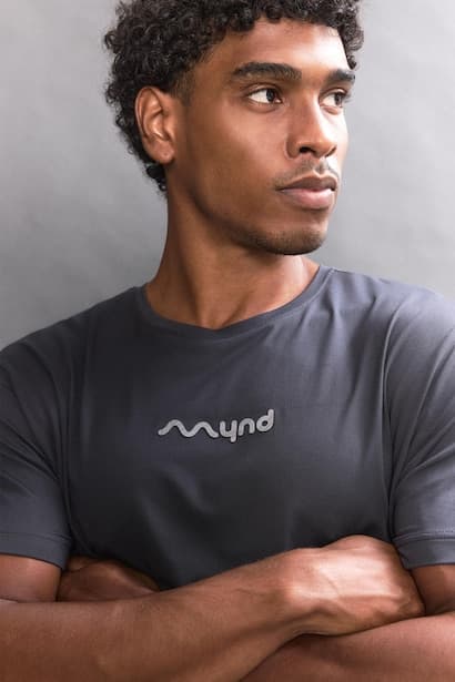 Standard Fit Crew Neck Printed Short Sleeve T-Shirt (٤)