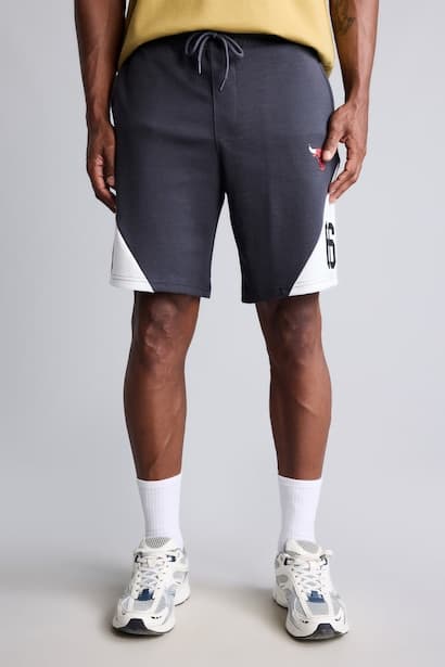 Standard Fit NBA Chicago Bulls Shorts (4)