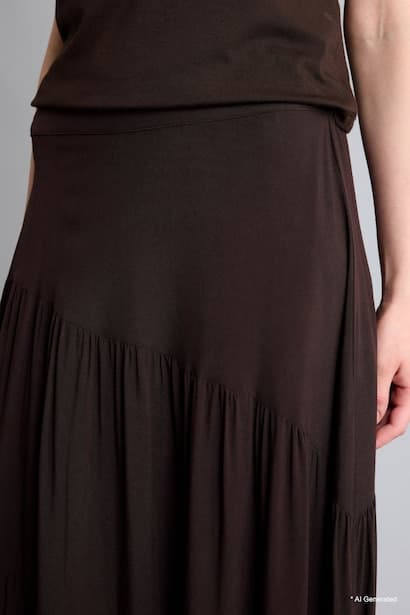A Cut Skirt (٤)
