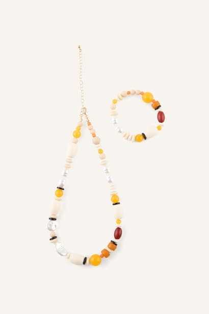 Woman 2-Pack Colorful Beaded Jewelry Sets