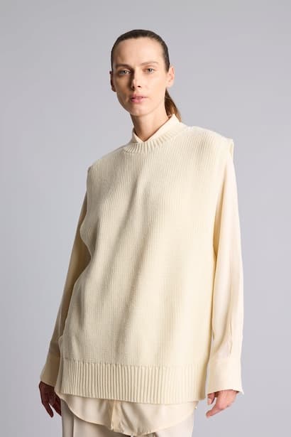 Regular Fit Crew Neck Knit Vest (٣)