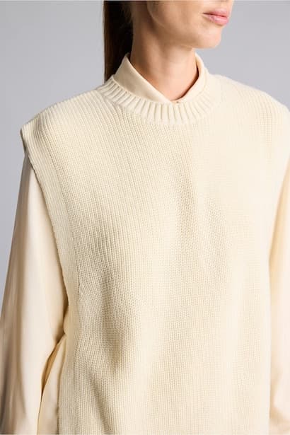 Regular Fit Crew Neck Knit Vest (٤)