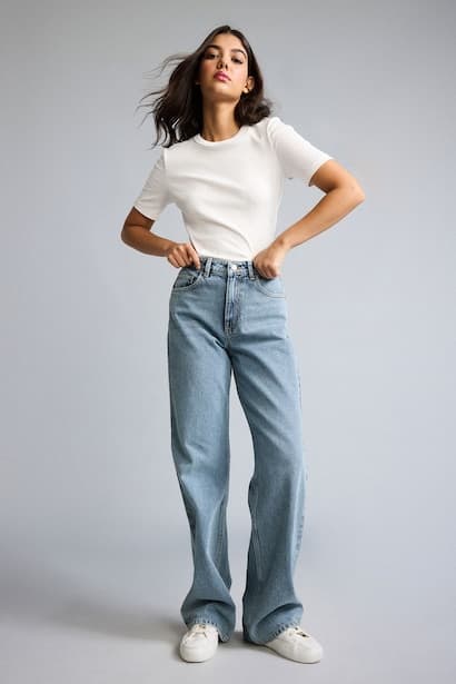 Straight Fit High-Waisted Wide Leg Jeans (3)