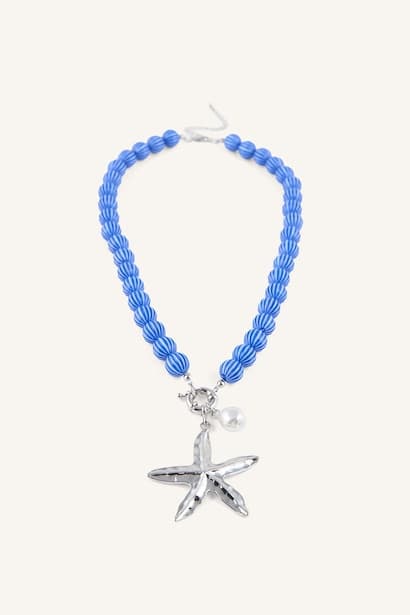Woman Beach Themed Blue Bead Necklace (3)