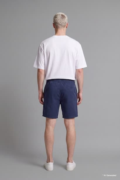 Baggy Fit Elastic Waist Shorts (٣)