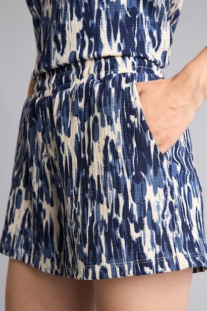 Regular Fit Tropical Patterned Shorts (4)