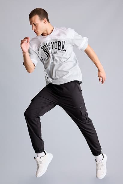 Standard Fit Woven Jogger