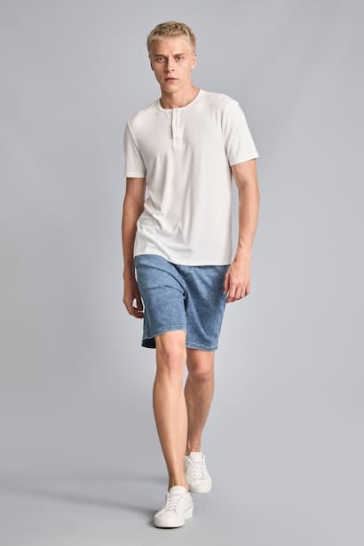 Relax Fit Elastic Waist Denim Shorts (٣)