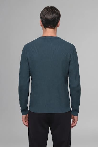 Standard Fit Crew Neck Basic Sweater (4)