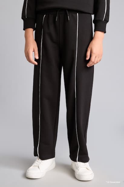 Boy Barrel Fit Black College Print Sweatpants (3)