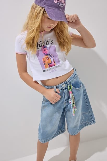 Girl White Kpop Crew Neck Short Sleeve T-Shirt