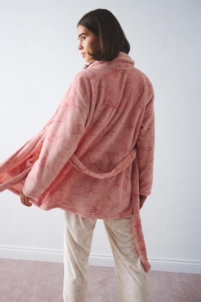 Regular Fit Welsoft Plush Wrap-Neck Long Sleeve Robe Homewear (٣)