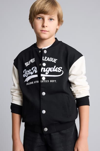 Boy Printed Snap-Button Varsity Collar Cardigan (٤)