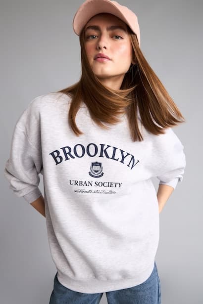 Oversize Crew Neck Slogan Print Thick Fabric Sweatshirt