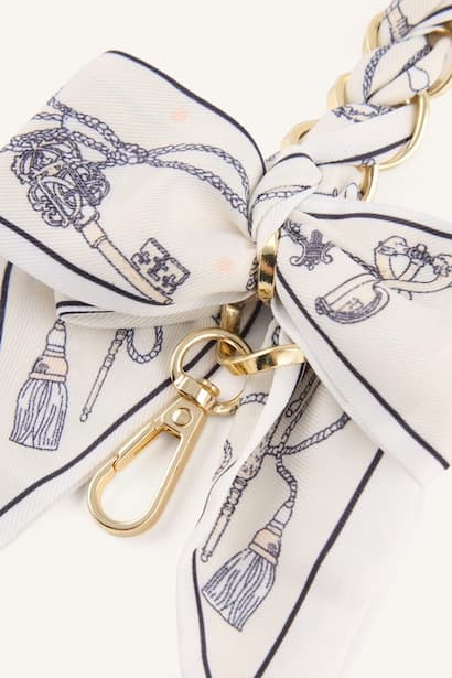 Woman Chain Bow Design Charm Keychain (3)