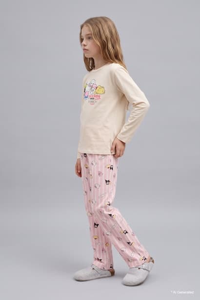 Girl 100% Cotton Hello Kitty 2 Piece Pyjama Set (4)