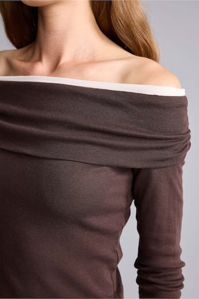 Slim Fit Off Shoulder Ribbed Long Sleeve Basic T-Shirt (4)