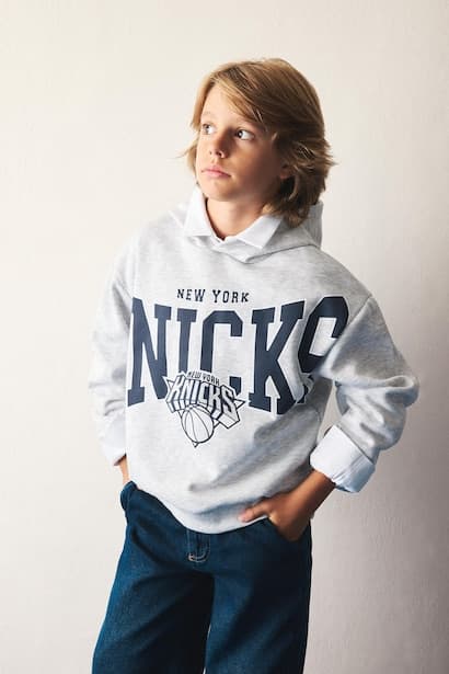 Boy NBA New York Knicks Hooded Soft Lined Sweatshirt (٤)