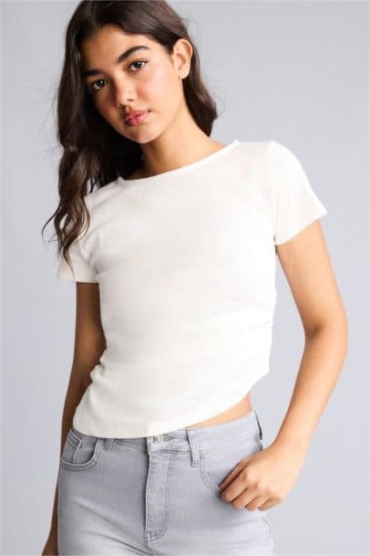 Fitted Fit Ribbed Boat Neck Short Sleeve T-Shirt
