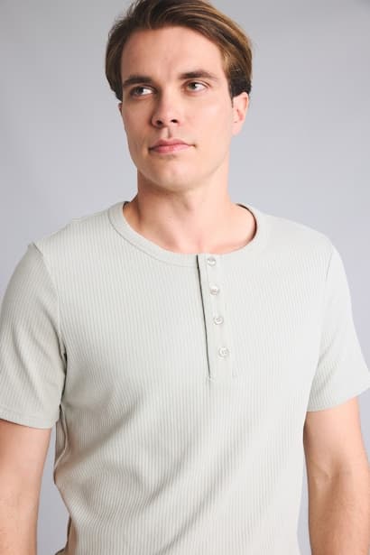 Slim Fit Short Sleeve T-Shirt (4)