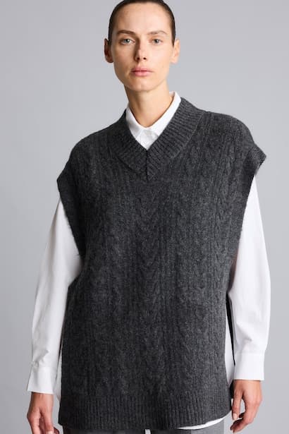 Relax Fit V-Neck Knit Vest