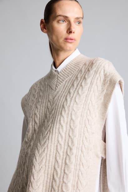 Relax Fit V-Neck Knited Pullover Vest (٤)