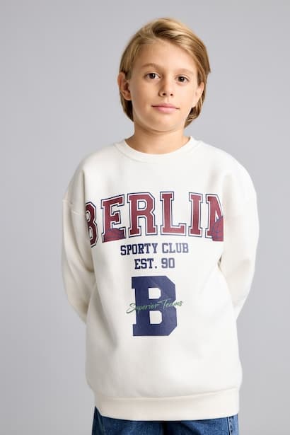 Boy Overshirt Fit Sweatshirt (٣)