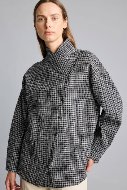 Regular Fit Crinkled Texture with Asymmetric Buttons Blouse Modest