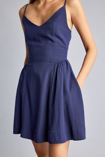 V-Neck Linen Blend Strappy Mini Dress (٤)