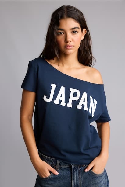 Fitted Boat Neck Printed T-Shirt