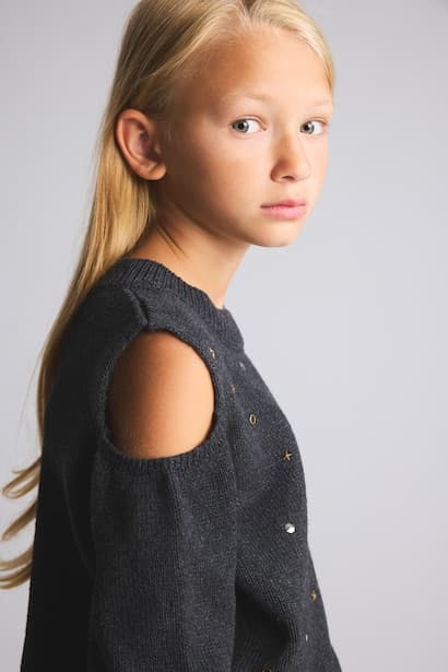 Girl Off-Shoulder Pullover (4)