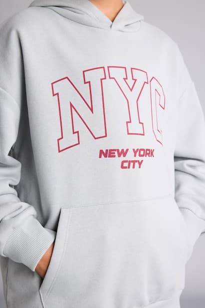 Boy Kangaroo Pocket Printed Hoodie Sweatshirt (٣)