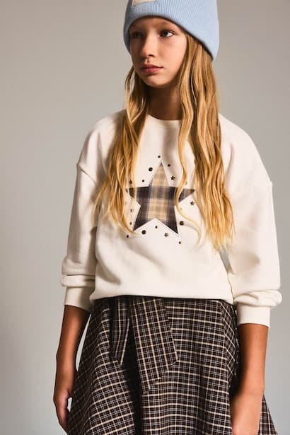 Girl Relax Fit Crew Neck Star Detail Sweatshirt (٣)