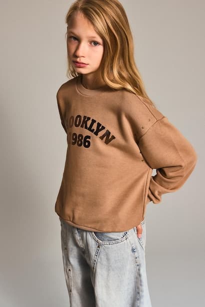 Girl Relax Fit Crew Neck Printed Sweatshirt (٤)