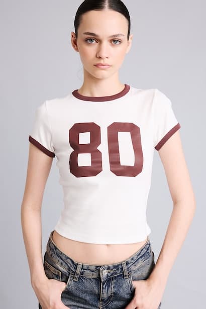 Fitted Cropped Crew Neck Printed T-Shirt
