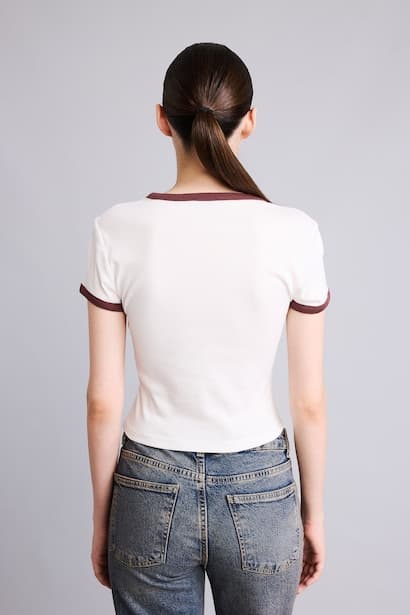 Fitted Cropped Crew Neck Printed T-Shirt (4)
