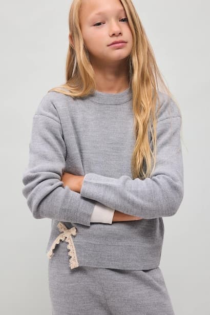 Girl Relax Fit Crew Neck Pullover (3)