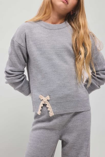 Girl Relax Fit Crew Neck Pullover (4)
